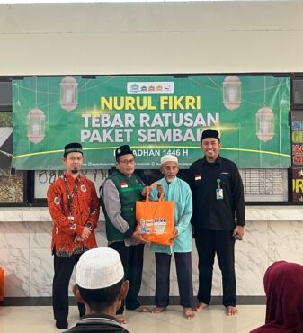 SIT Nurul Fikri Banjarmasin dan NF Peduli Distribusikan Ratusan Paket Sembako Ramadhan
